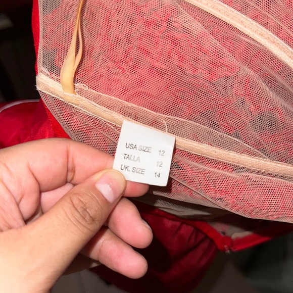 RED PROM DRESS - Picture 7 of 7